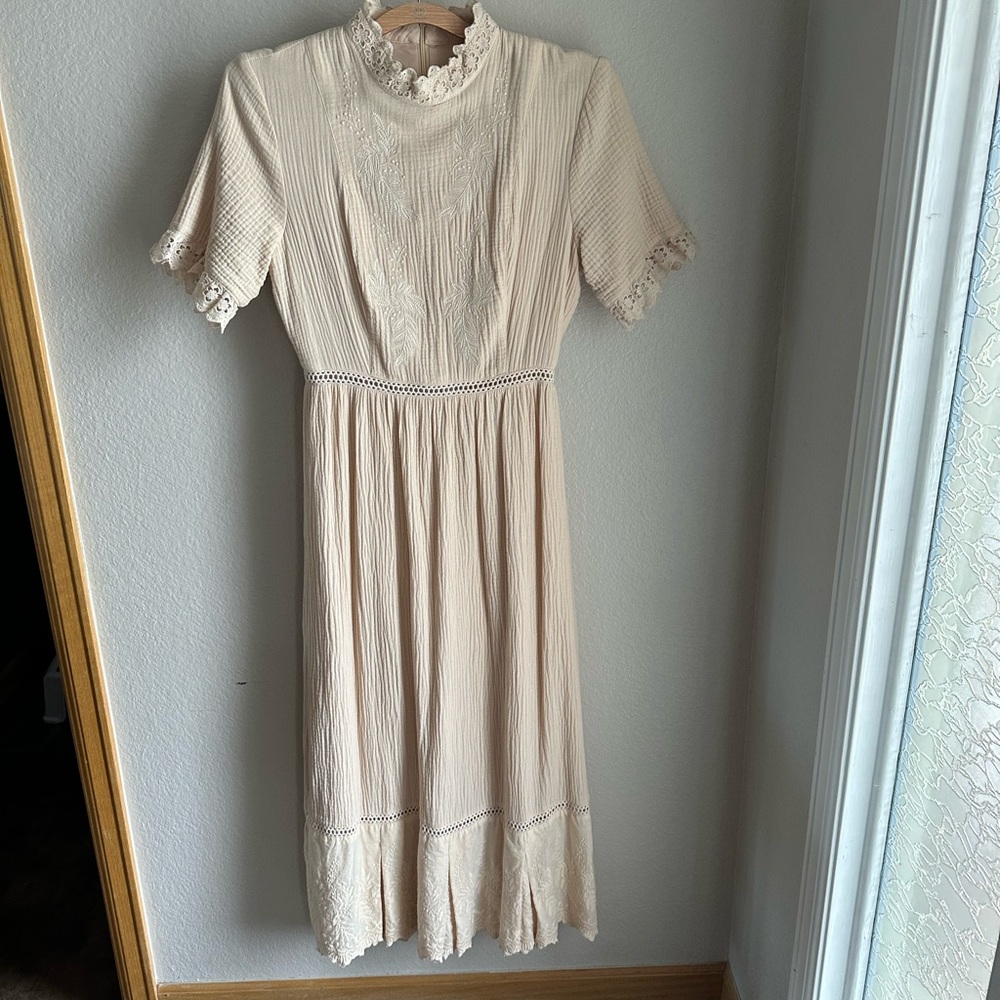 Roolee Cream Midi Dress with Timeless Elegance